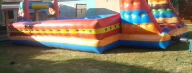 Imagem 6 da empresa OFICINA DA ARTE BRINQUEDOS INFLÁVEIS Garçons para Festas e Eventos em Brasília DF